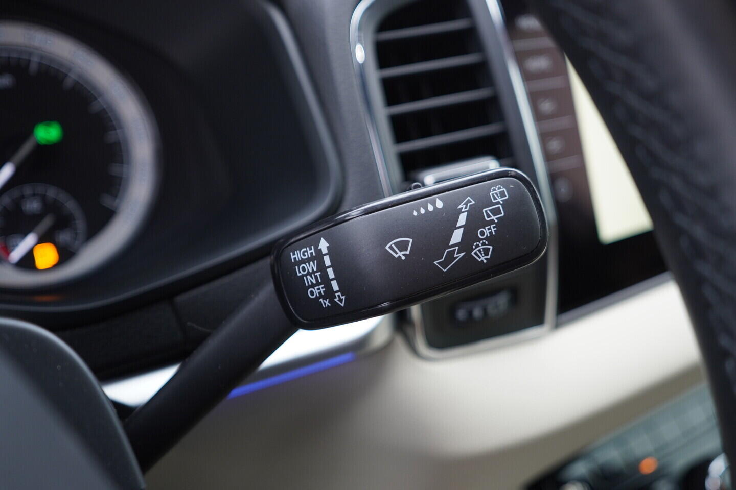 OV190V11044_25.webp_KAROQ Style Comfort 1.5 TSI 110 kW automat