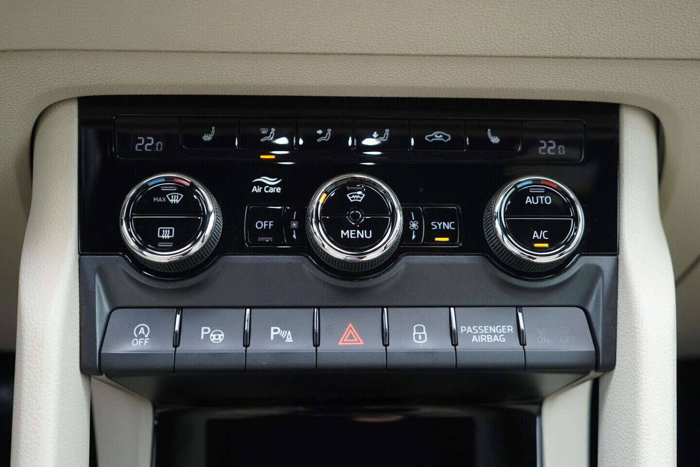 OV190V11044_32.webp_KAROQ Style Comfort 1.5 TSI 110 kW automat