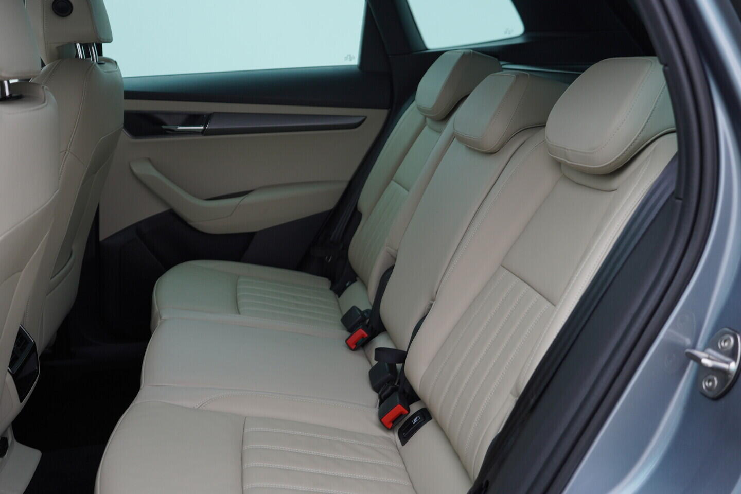 OV190V11044_35.webp_KAROQ Style Comfort 1.5 TSI 110 kW automat