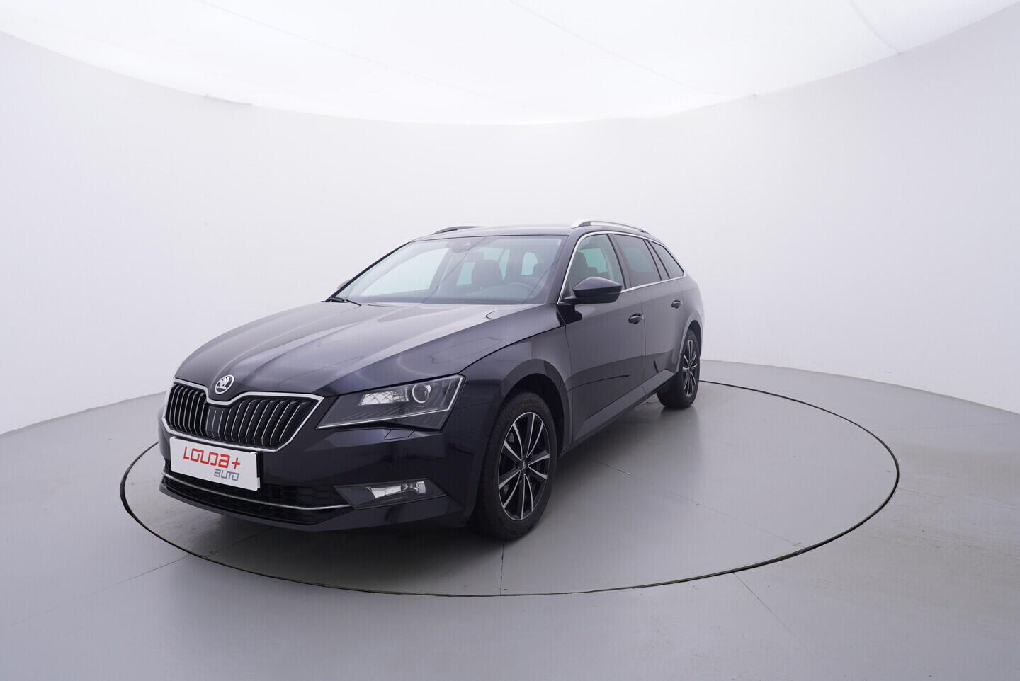 OV190V11045_10.webp_SUPERB Style 2.0 TDI 110 kW manuál