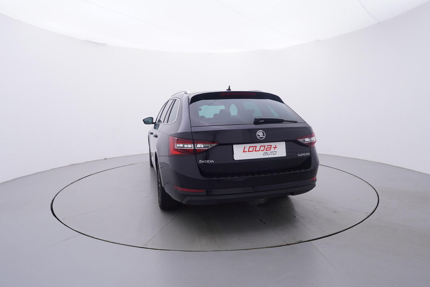 OV190V11045_13.webp_SUPERB Style 2.0 TDI 110 kW manuál