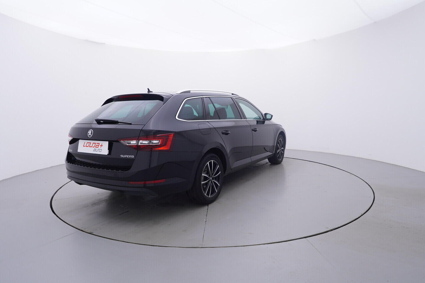 OV190V11045_14.webp_SUPERB Style 2.0 TDI 110 kW manuál