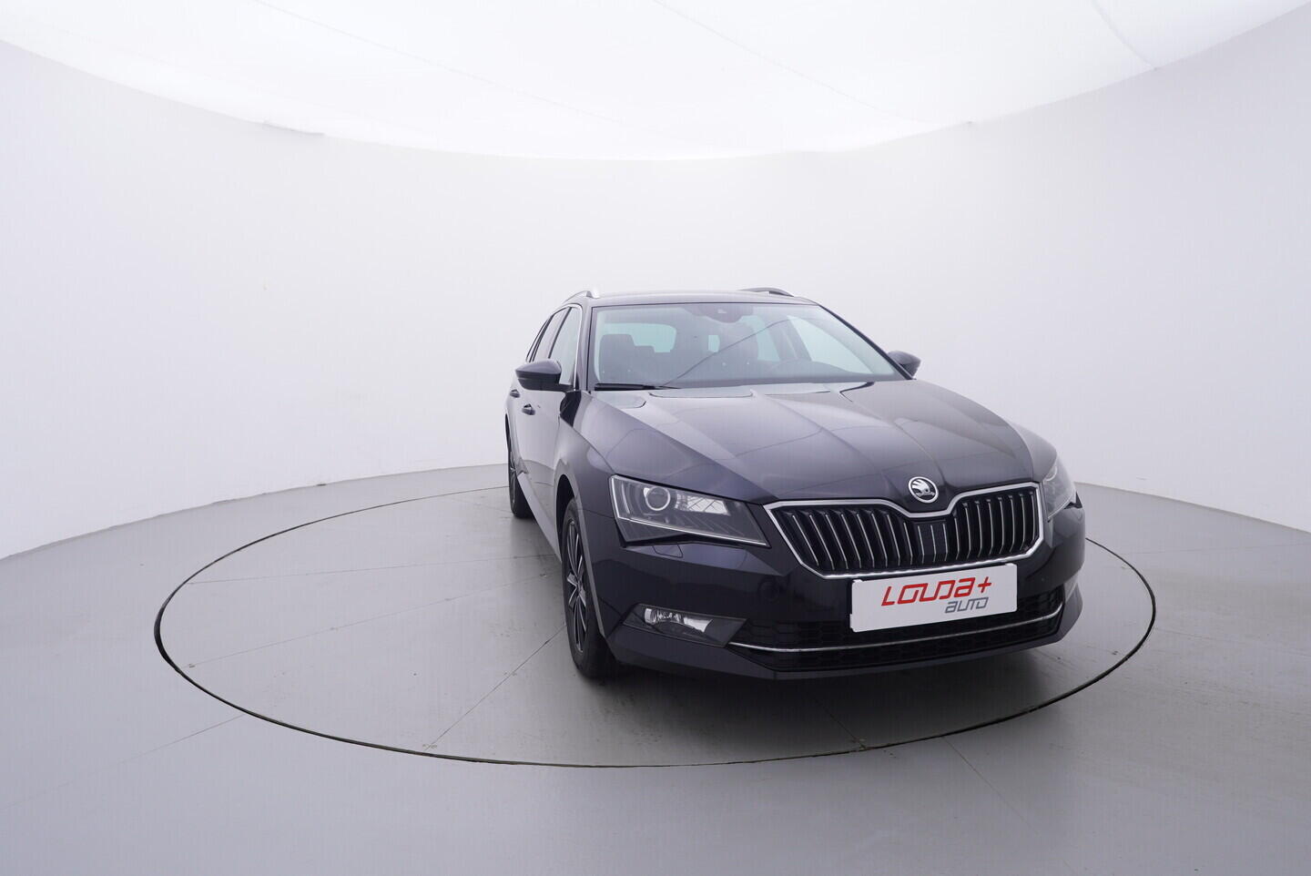 OV190V11045_17.webp_SUPERB Style 2.0 TDI 110 kW manuál