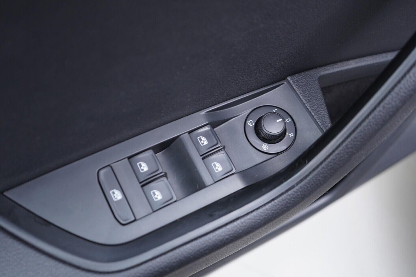 OV190V11045_20.webp_SUPERB Style 2.0 TDI 110 kW manuál