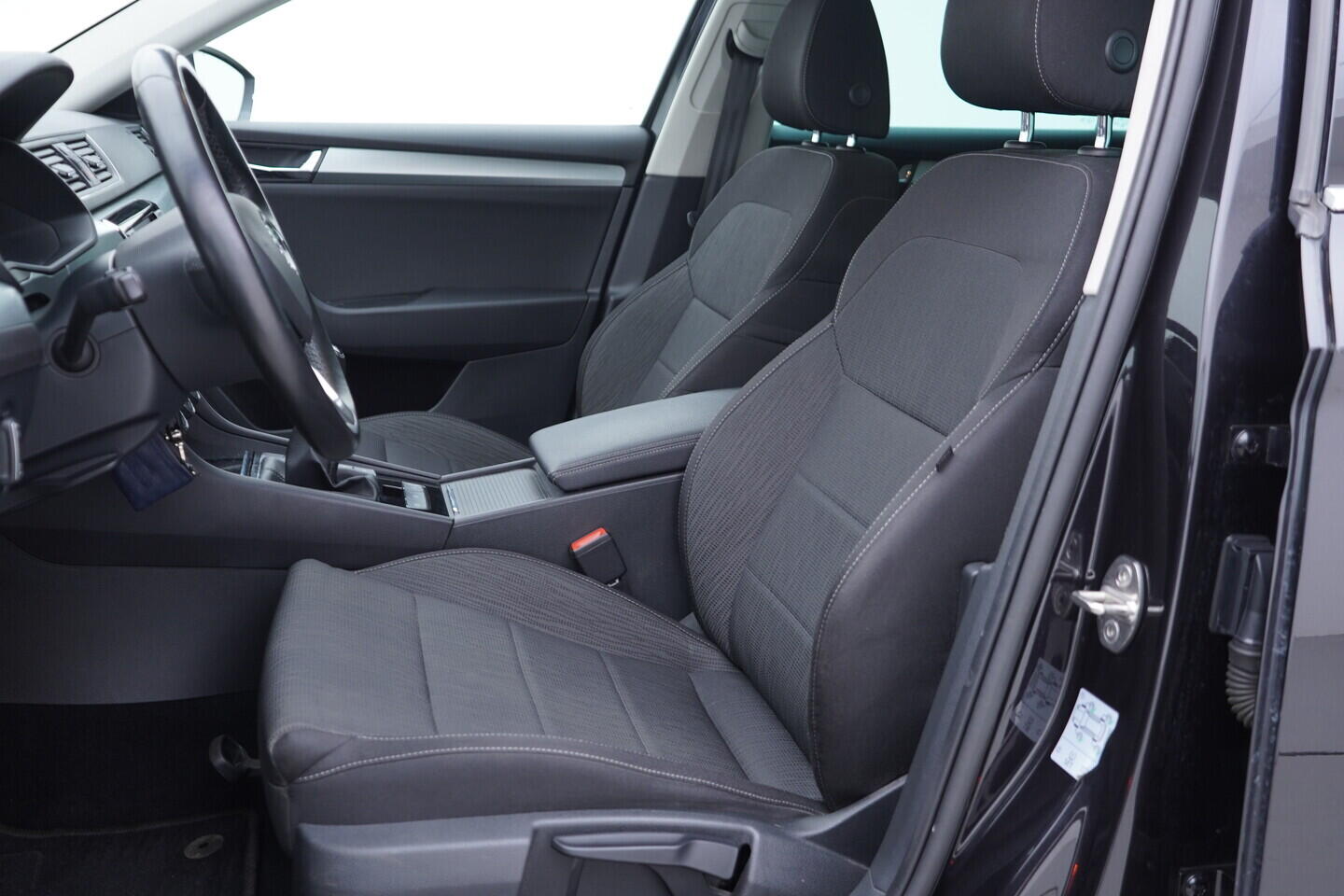 OV190V11045_22.webp_SUPERB Style 2.0 TDI 110 kW manuál