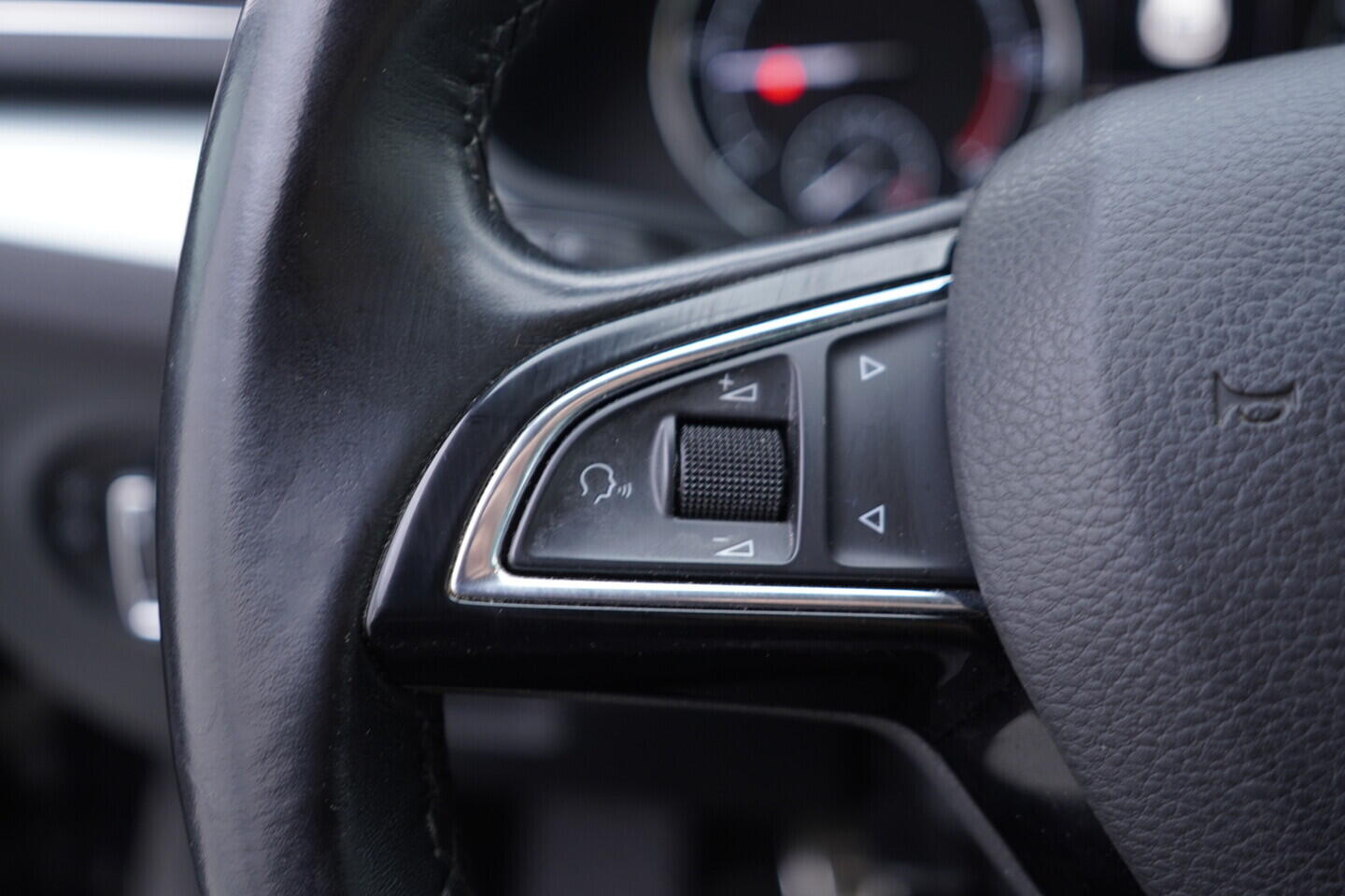 OV190V11045_25.webp_SUPERB Style 2.0 TDI 110 kW manuál