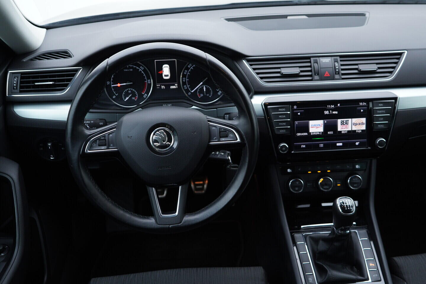 OV190V11045_27.webp_SUPERB Style 2.0 TDI 110 kW manuál