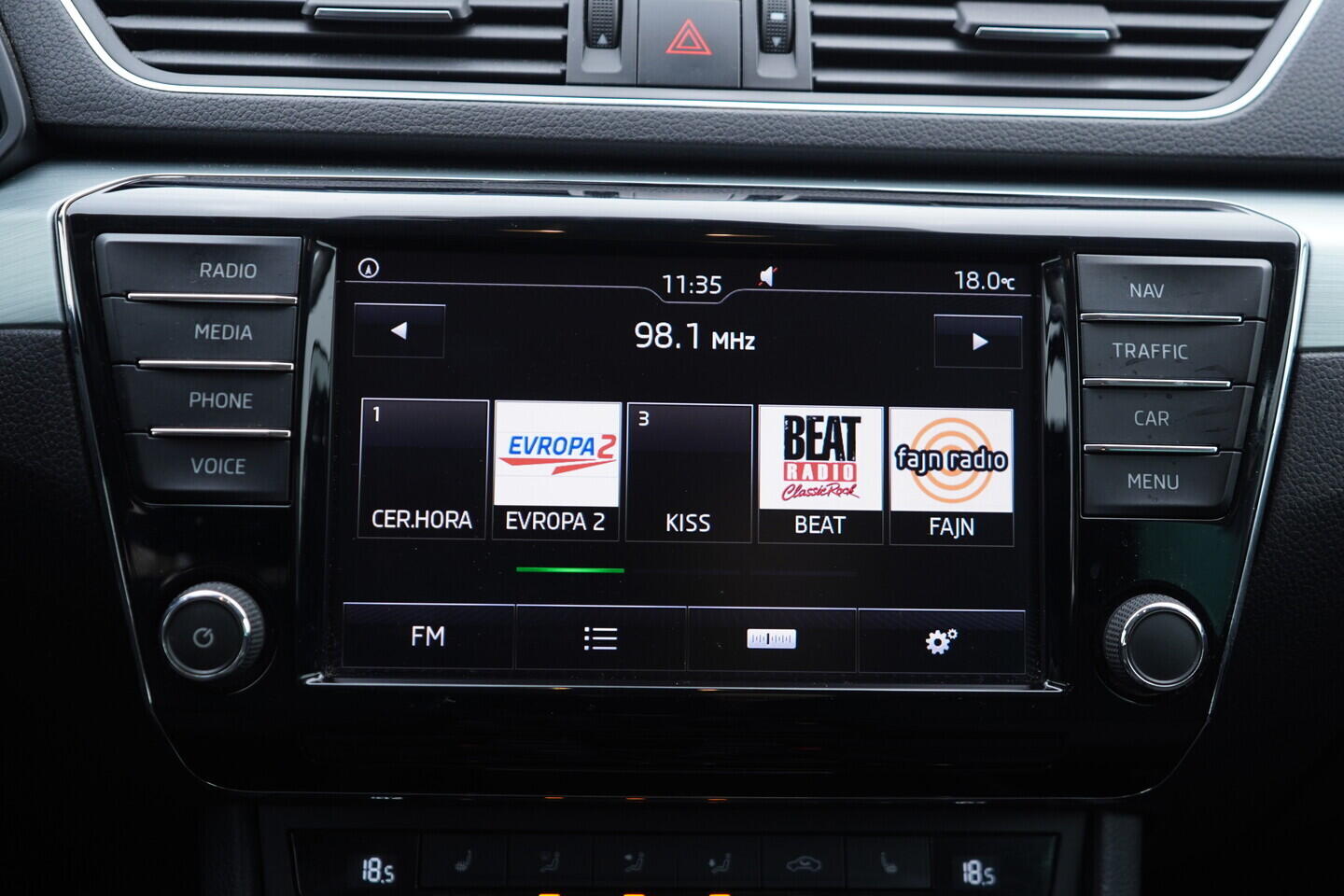 OV190V11045_29.webp_SUPERB Style 2.0 TDI 110 kW manuál