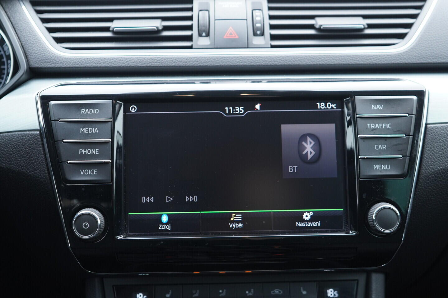 OV190V11045_30.webp_SUPERB Style 2.0 TDI 110 kW manuál