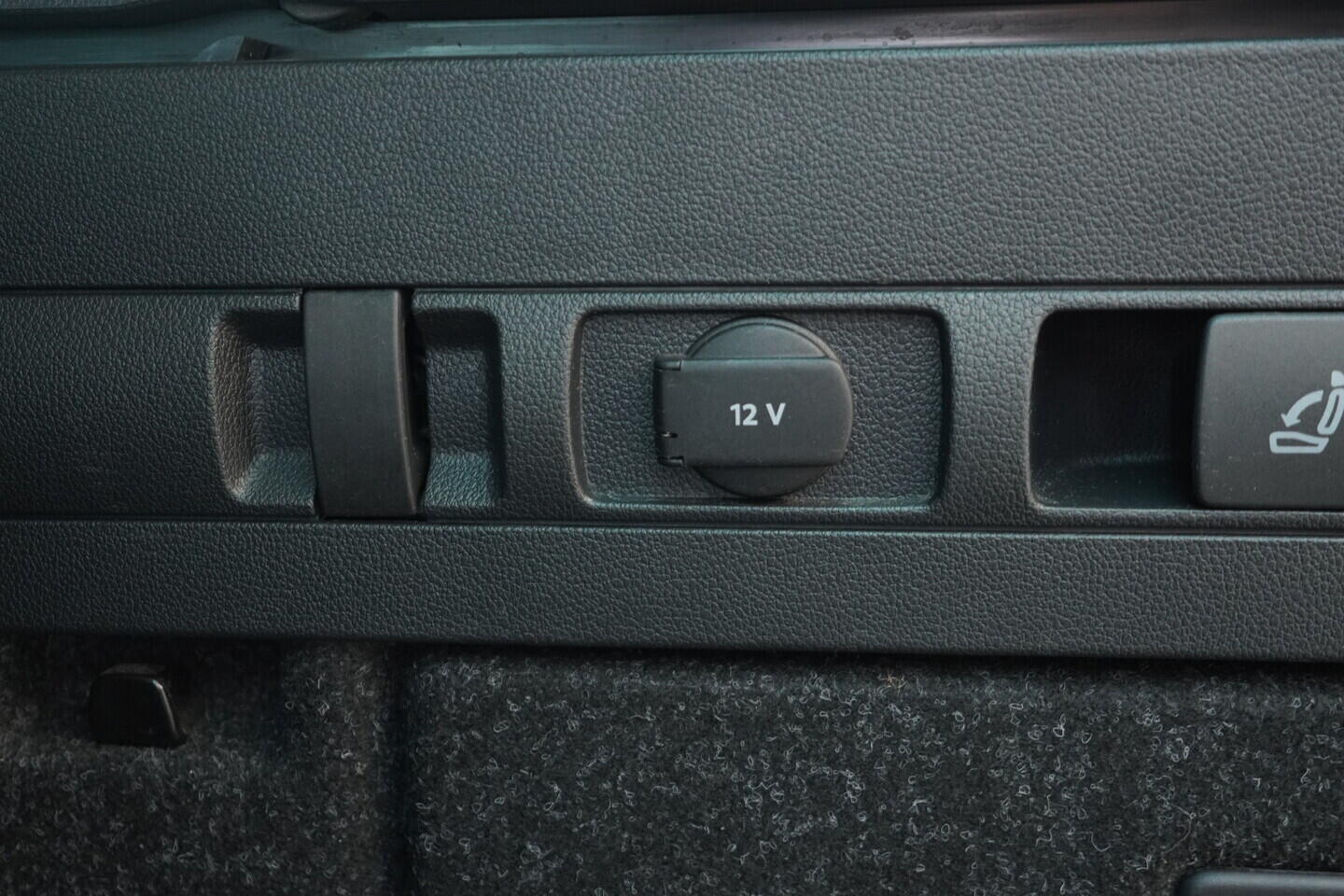 OV190V11045_40.webp_SUPERB Style 2.0 TDI 110 kW manuál