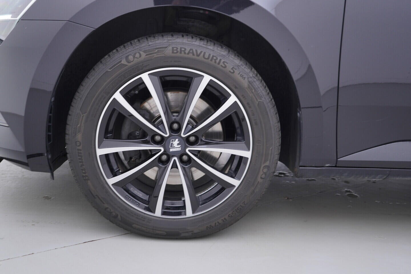 OV190V11045_42.webp_SUPERB Style 2.0 TDI 110 kW manuál