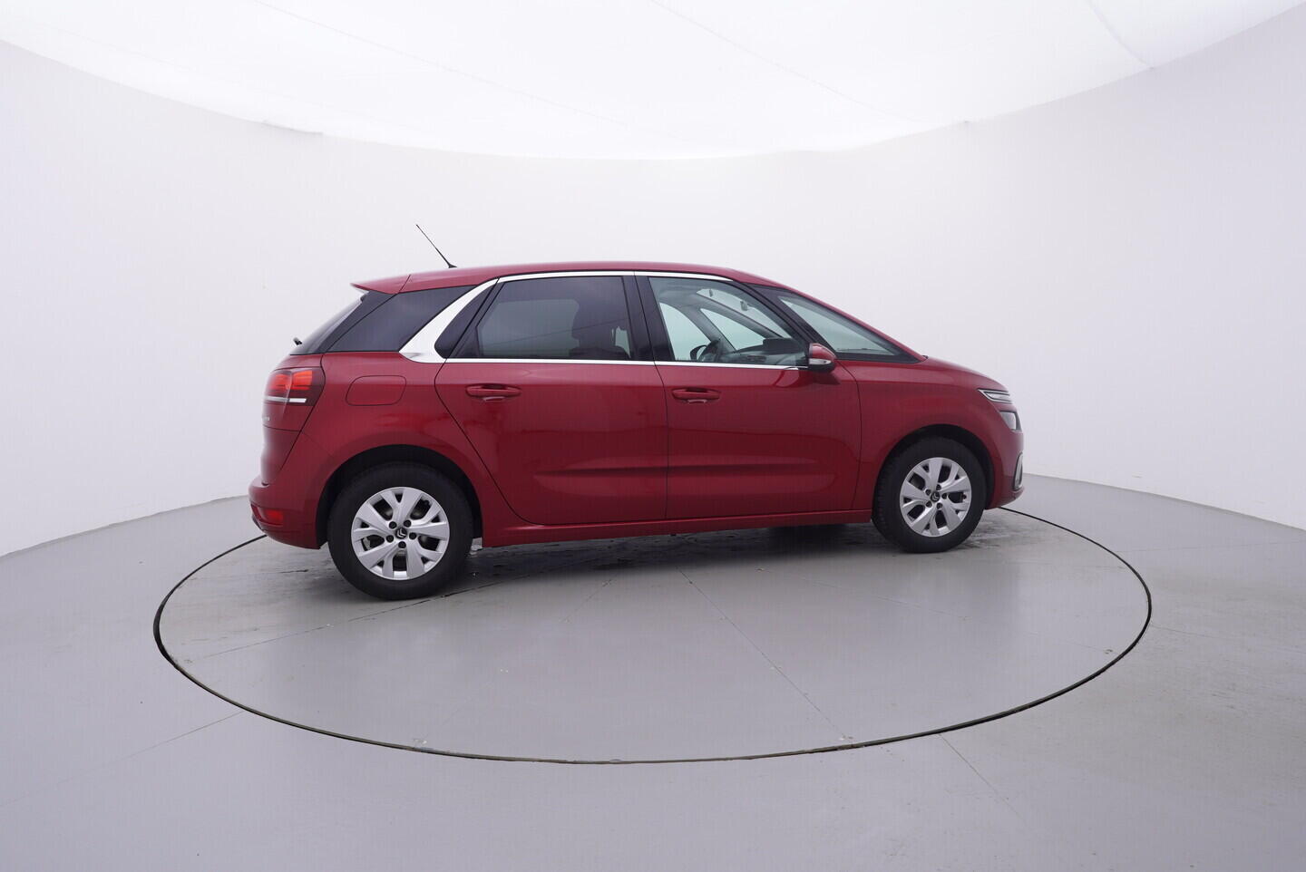 OV190V11046_15.webp_C4 SPACETOURER  1.5 HDI 96 kW manuál