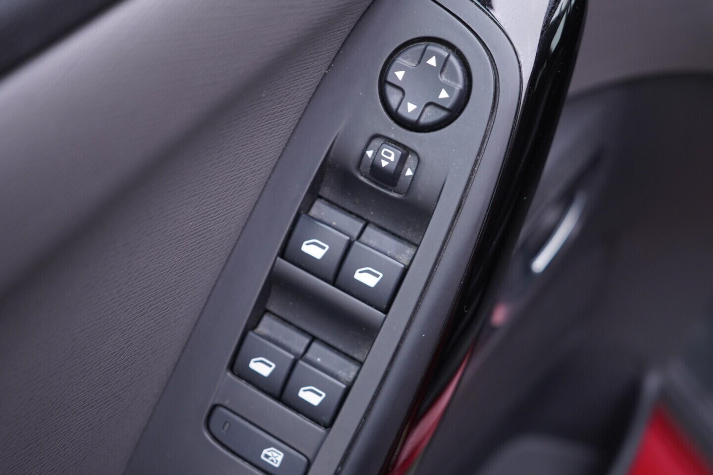 OV190V11046_20.webp_C4 SPACETOURER  1.5 HDI 96 kW manuál