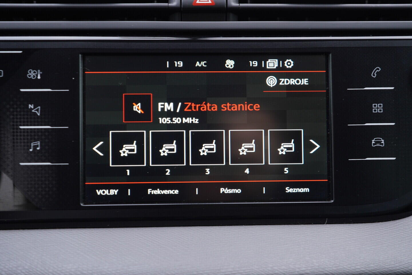 OV190V11046_31.webp_C4 SPACETOURER  1.5 HDI 96 kW manuál