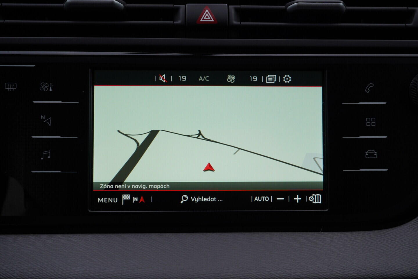 OV190V11046_32.webp_C4 SPACETOURER  1.5 HDI 96 kW manuál