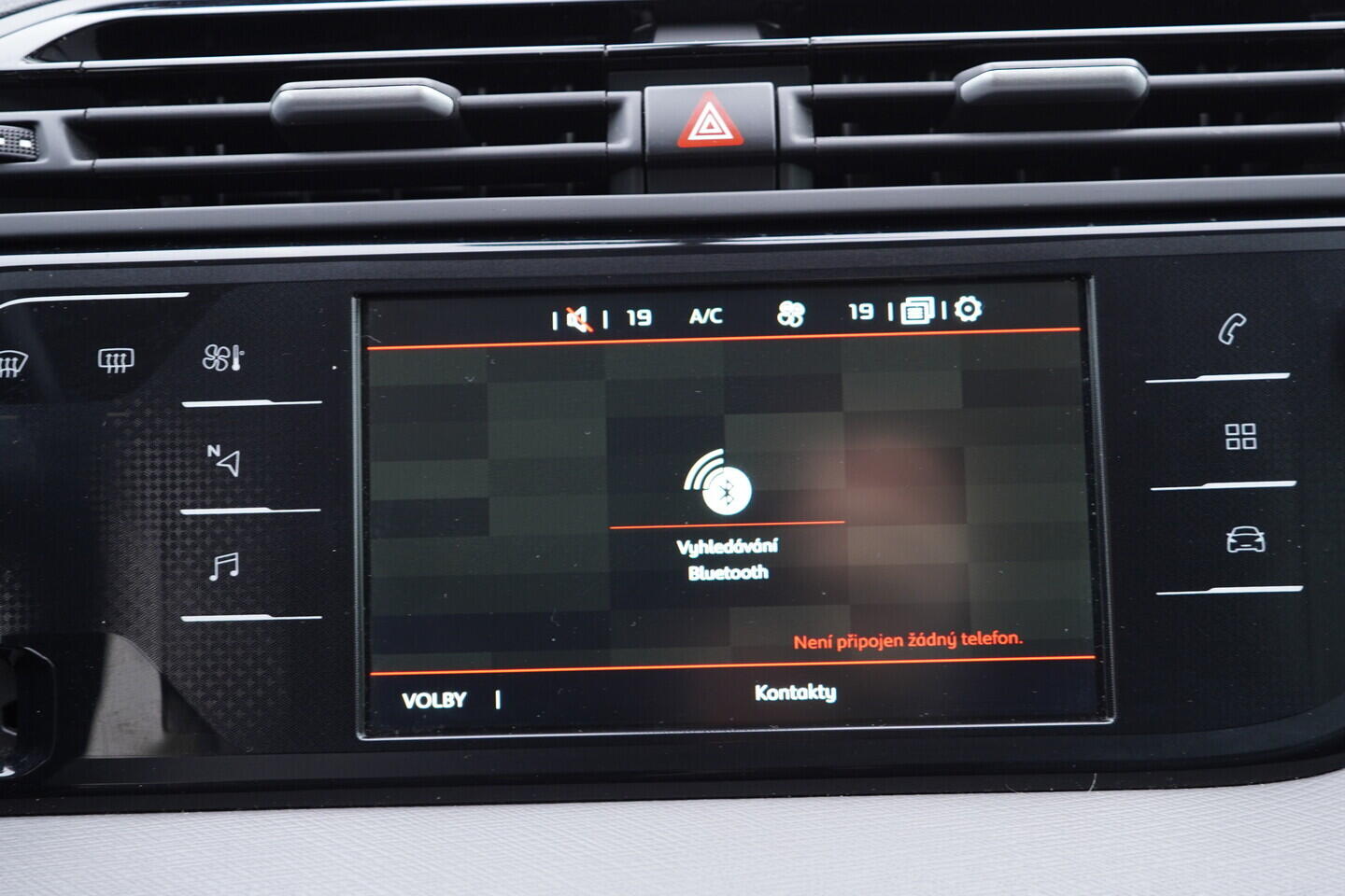 OV190V11046_34.webp_C4 SPACETOURER  1.5 HDI 96 kW manuál