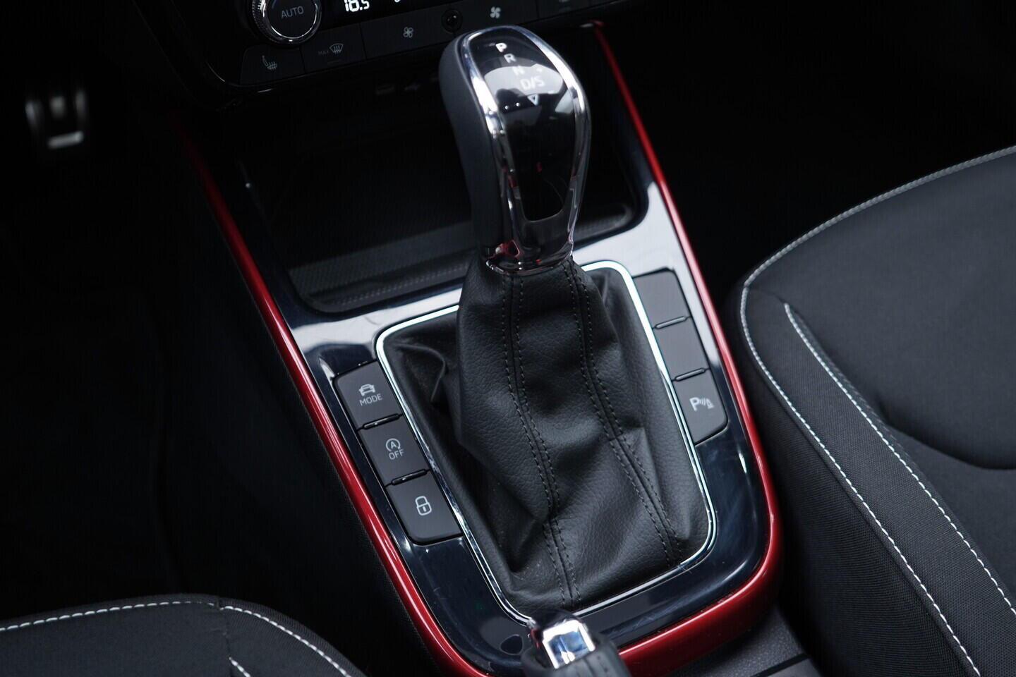 OV190V11047_34.webp_FABIA Monte Carlo 1.0 TSI 85 kW automat, DPH