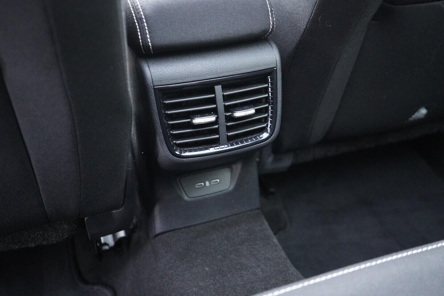 OV190V11047_37.webp_FABIA Monte Carlo 1.0 TSI 85 kW automat, DPH