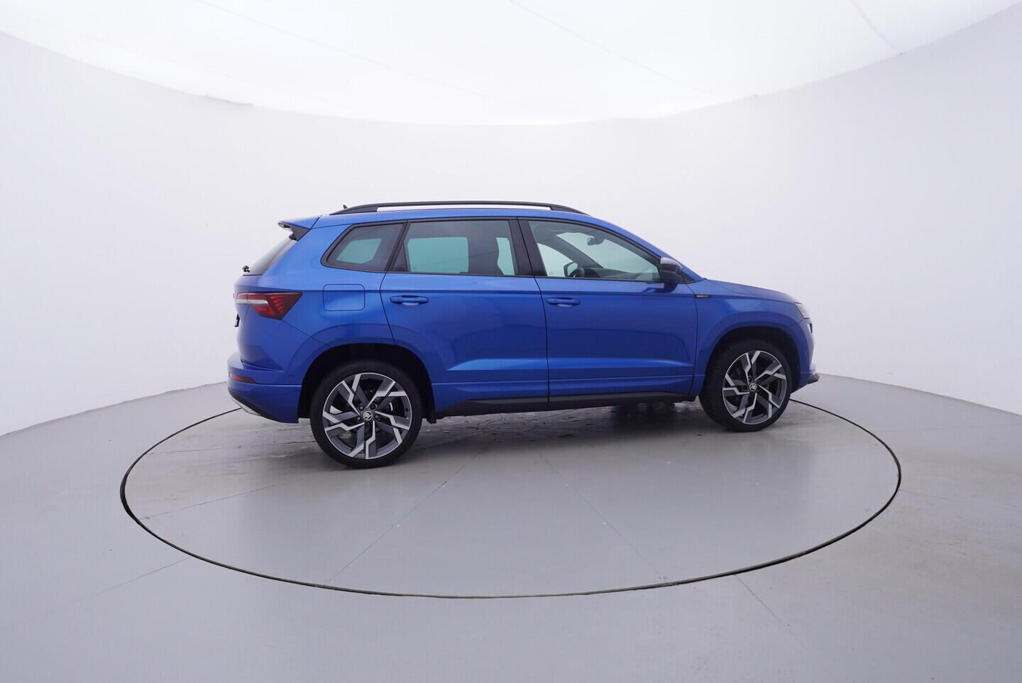 OV190V11048_15.webp_KAROQ SportLine 1.5 TSI 110 kW automat, DPH