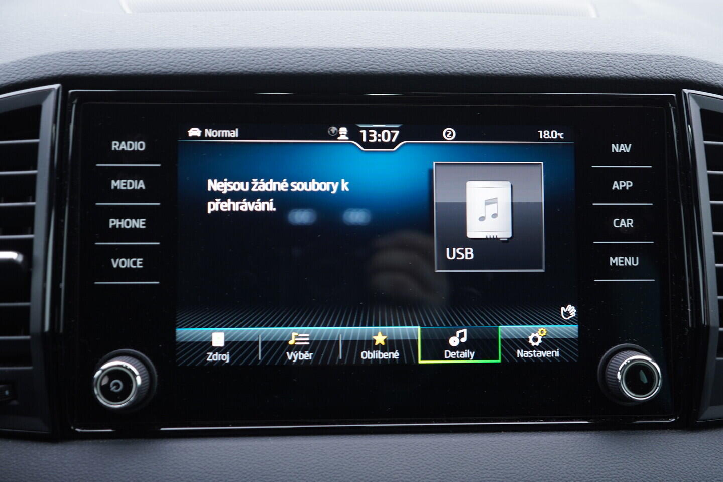 OV190V11048_30.webp_KAROQ SportLine 1.5 TSI 110 kW automat, DPH