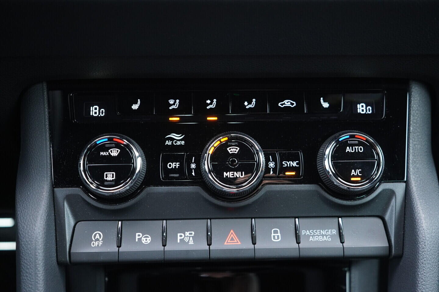 OV190V11048_34.webp_KAROQ SportLine 1.5 TSI 110 kW automat, DPH