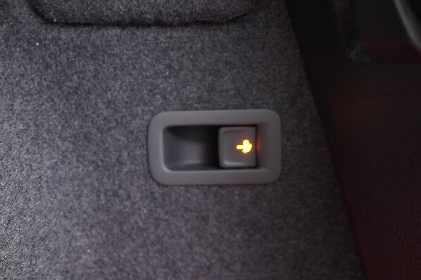 OV190V11048_41.webp_KAROQ SportLine 1.5 TSI 110 kW automat, DPH