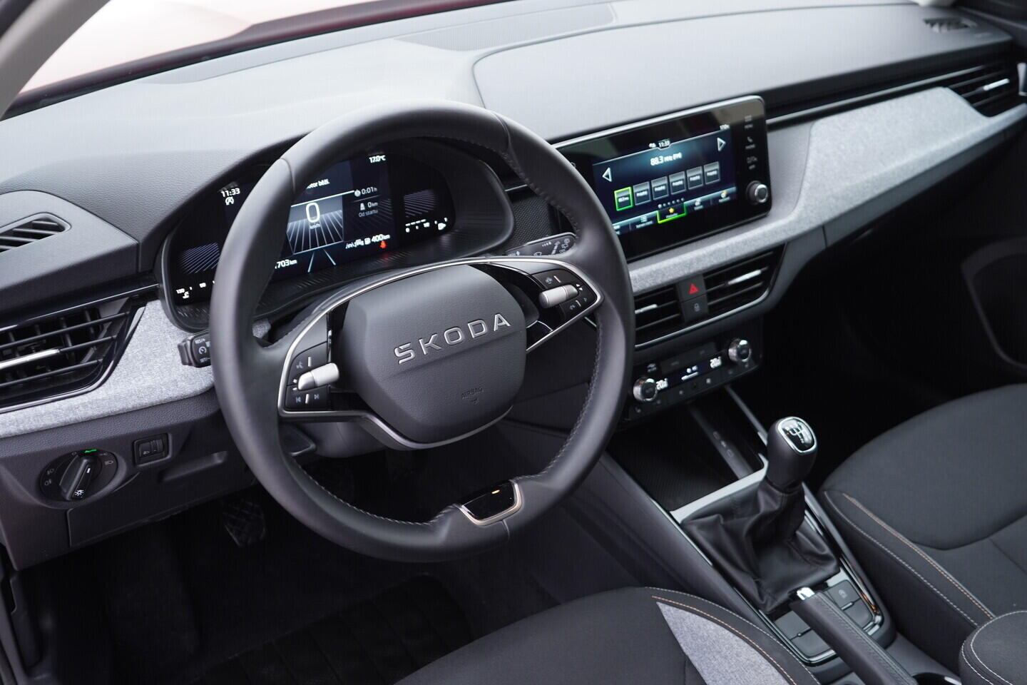 OV190V11049_21.webp_KAMIQ Selection 1.0 TSI 85 kW manuál, DPH