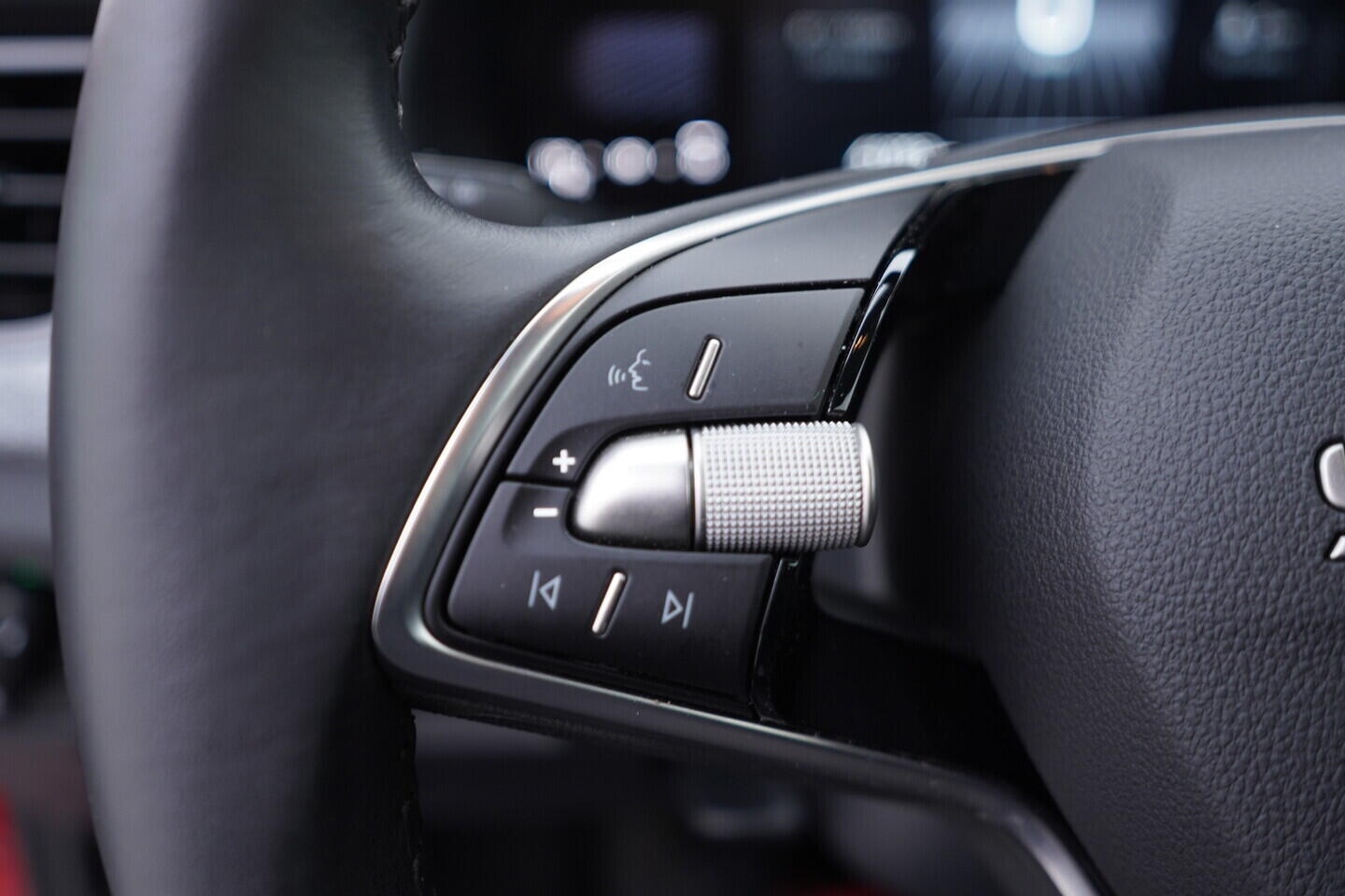 OV190V11049_25.webp_KAMIQ Selection 1.0 TSI 85 kW manuál, DPH