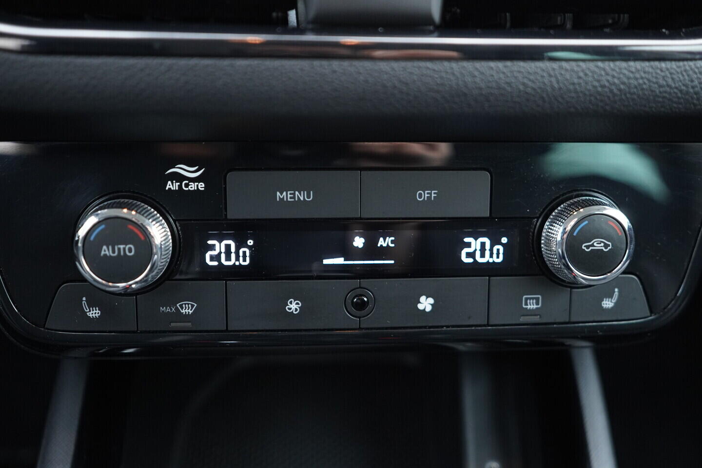 OV190V11049_33.webp_KAMIQ Selection 1.0 TSI 85 kW manuál, DPH