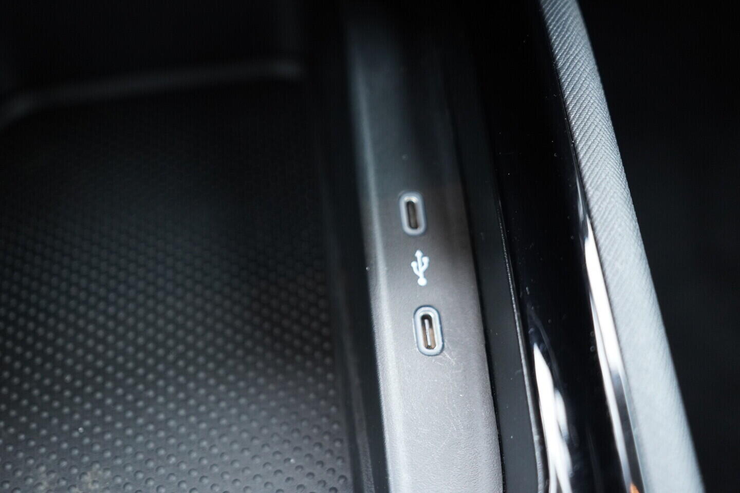 OV190V11049_34.webp_KAMIQ Selection 1.0 TSI 85 kW manuál, DPH