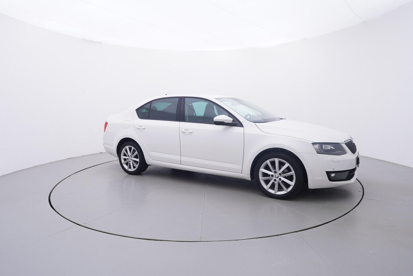 OV190V11052_16.webp_OCTAVIA Elegance 1.6 TDI 77 kW manuál