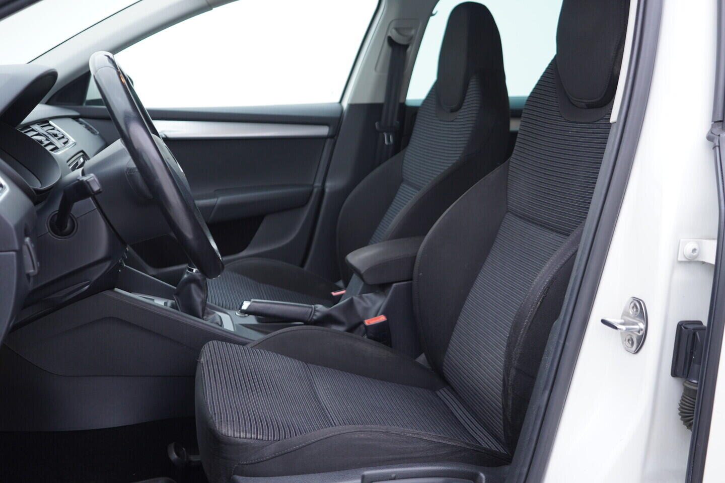 OV190V11052_22.webp_OCTAVIA Elegance 1.6 TDI 77 kW manuál