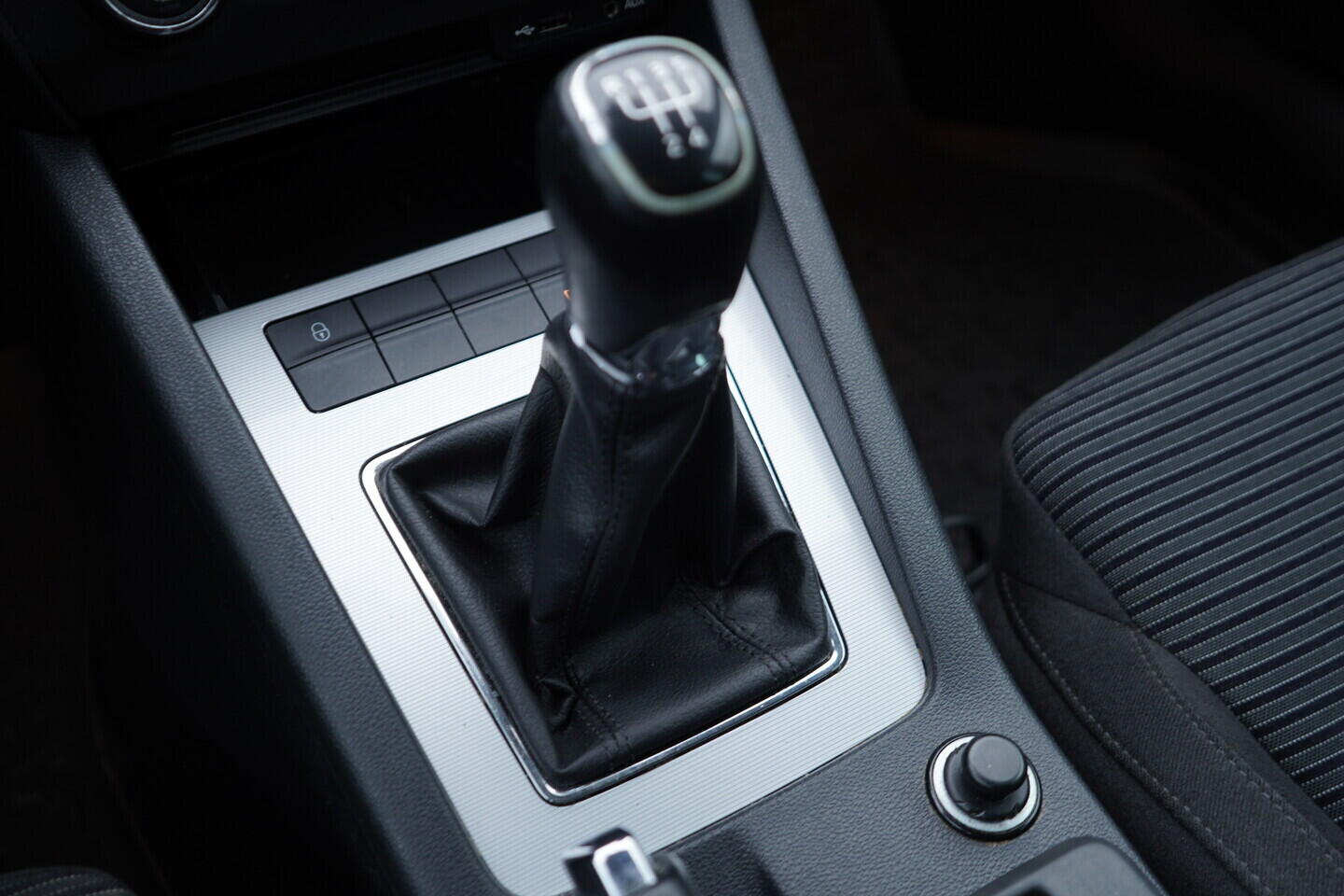 OV190V11052_36.webp_OCTAVIA Elegance 1.6 TDI 77 kW manuál