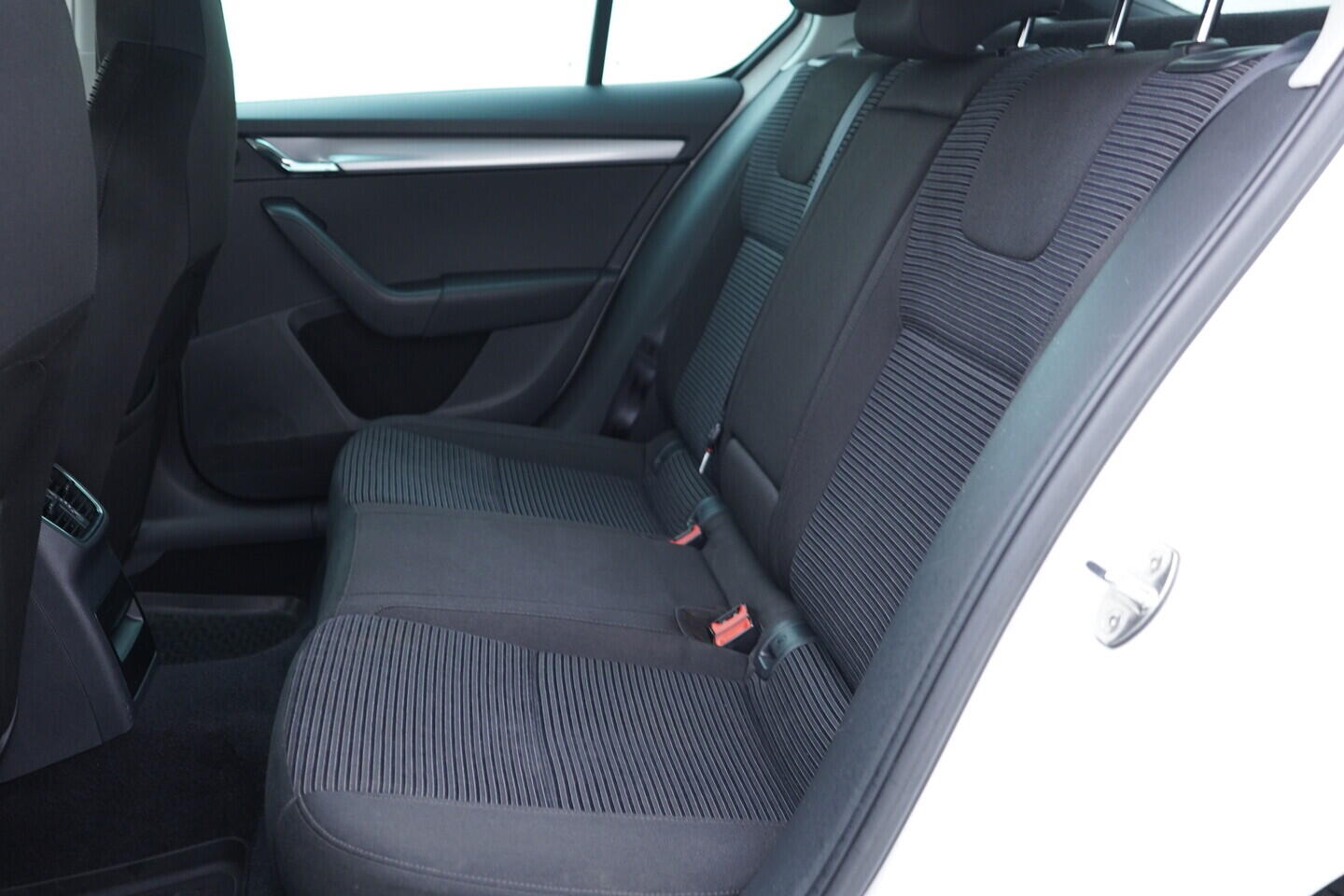 OV190V11052_38.webp_OCTAVIA Elegance 1.6 TDI 77 kW manuál