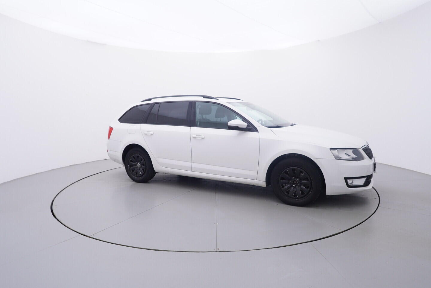 OV190V11054_12.webp_OCTAVIA Ambition 1.6 TDI 66 kW manuál