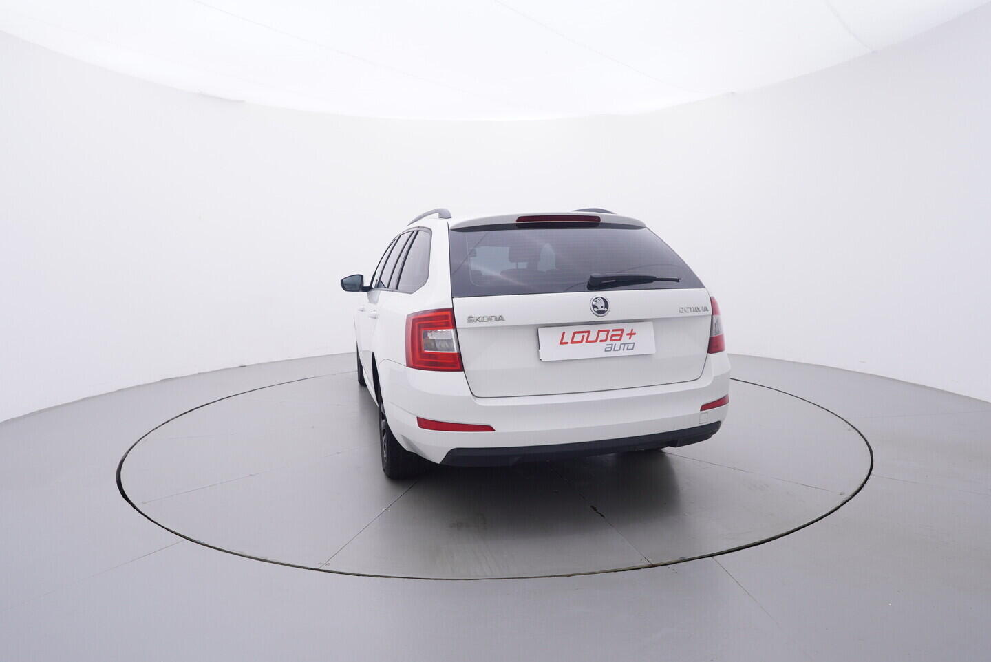 OV190V11054_17.webp_OCTAVIA Ambition 1.6 TDI 66 kW manuál