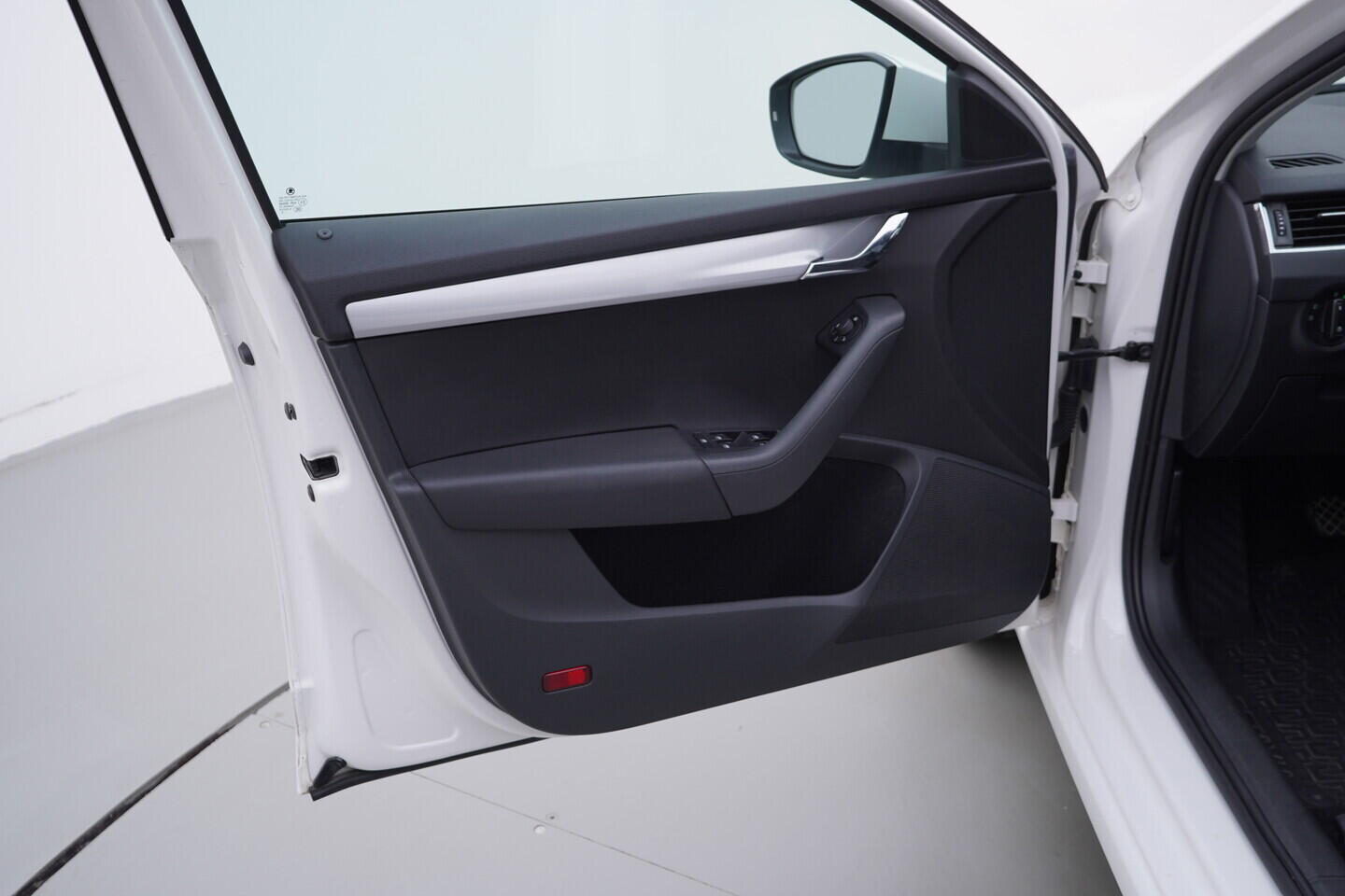 OV190V11054_19.webp_OCTAVIA Ambition 1.6 TDI 66 kW manuál