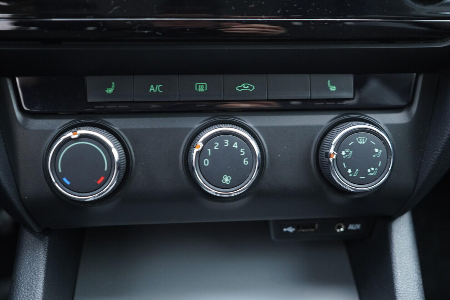 OV190V11054_34.webp_OCTAVIA Ambition 1.6 TDI 66 kW manuál