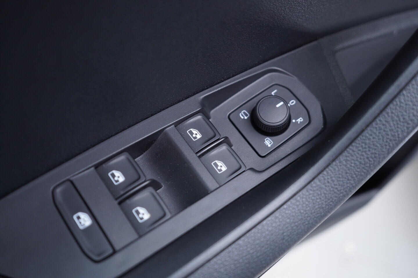 OV190V11055_20.webp_KAROQ Selection 1.5 TSI 110 kW automat, DPH