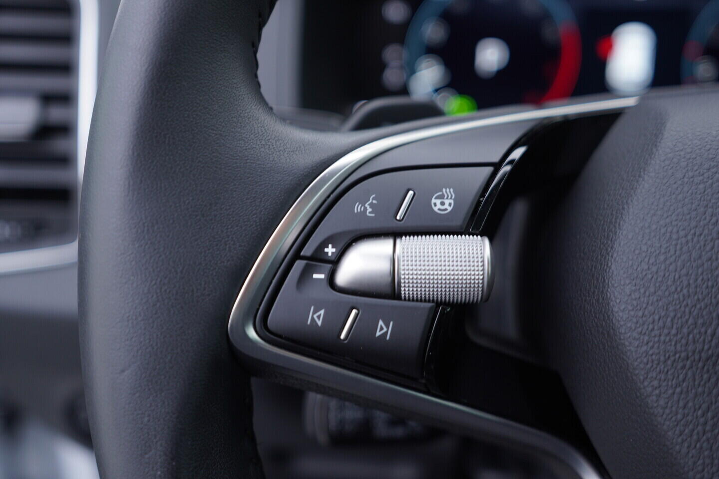 OV190V11055_25.webp_KAROQ Selection 1.5 TSI 110 kW automat, DPH