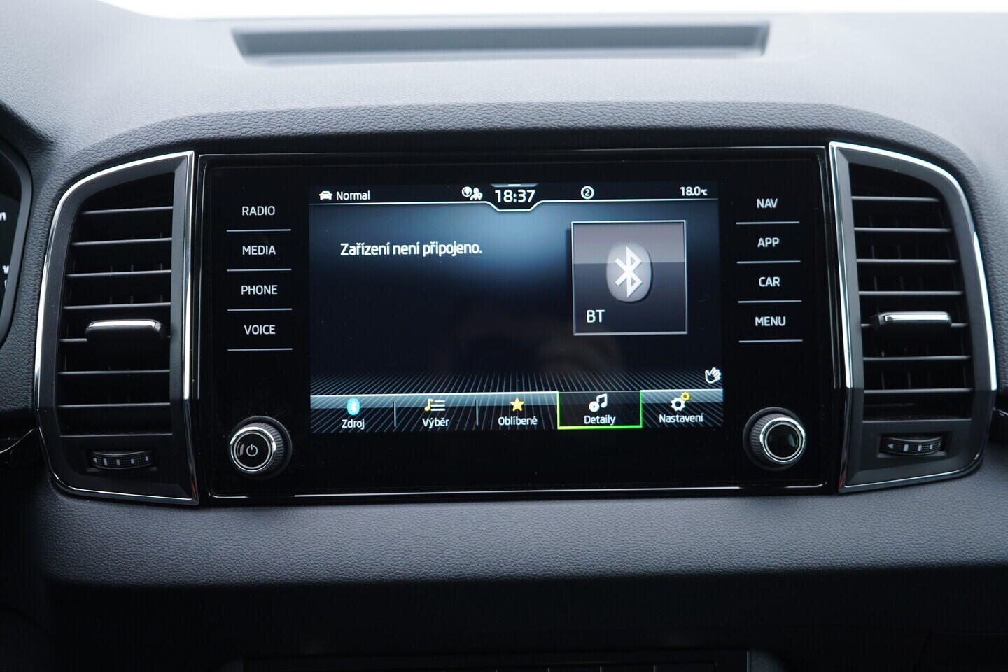 OV190V11055_30.webp_KAROQ Selection 1.5 TSI 110 kW automat, DPH