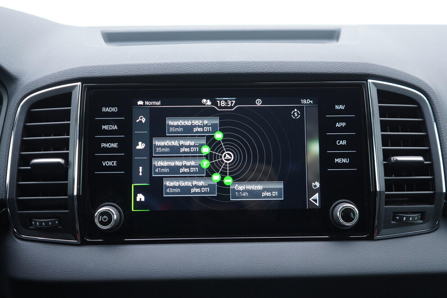 OV190V11055_33.webp_KAROQ Selection 1.5 TSI 110 kW automat, DPH