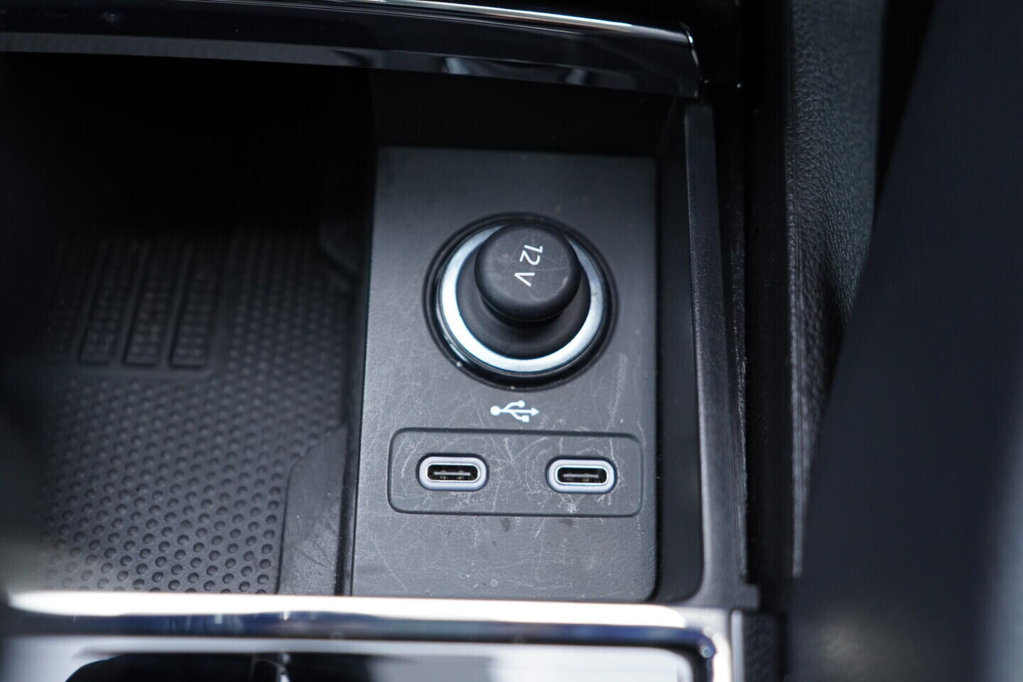 OV190V11055_35.webp_KAROQ Selection 1.5 TSI 110 kW automat, DPH