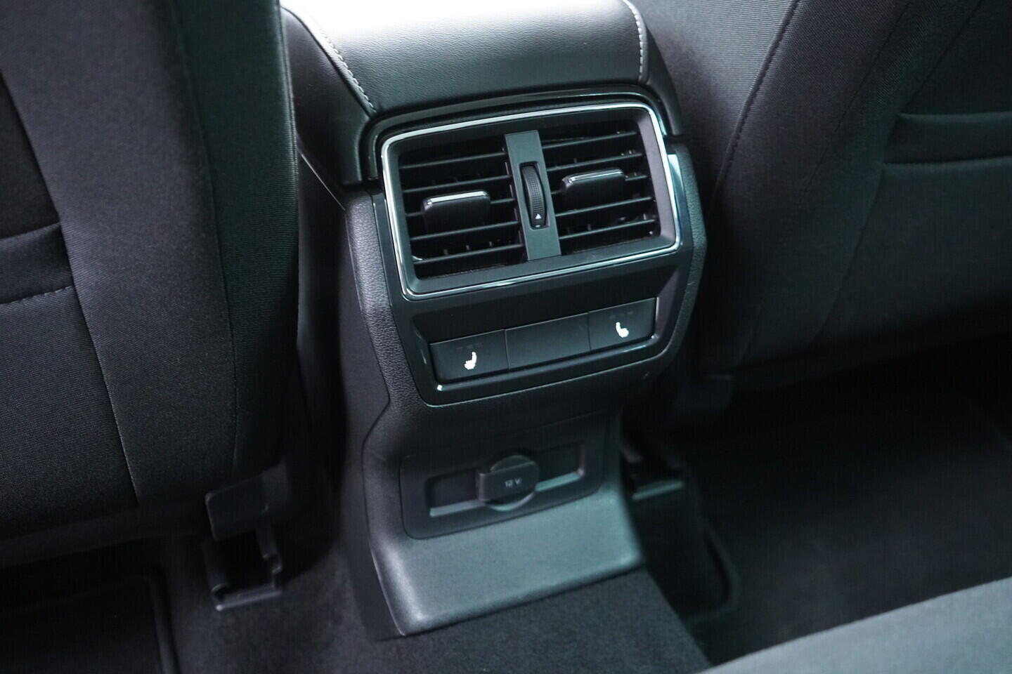 OV190V11055_39.webp_KAROQ Selection 1.5 TSI 110 kW automat, DPH