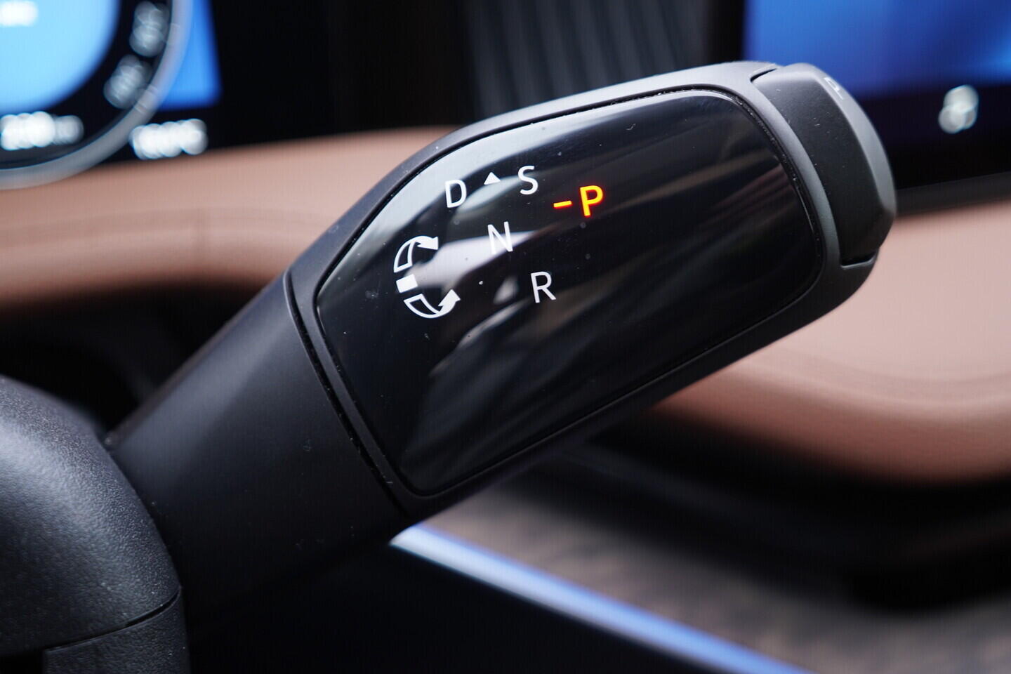 OV190V11056_29.webp_SUPERB L&K 2.0 TDI 142 kW automat, DPH