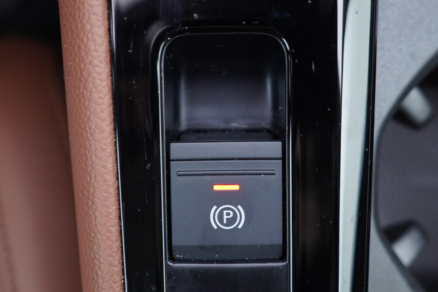 OV190V11056_39.webp_SUPERB L&K 2.0 TDI 142 kW automat, DPH