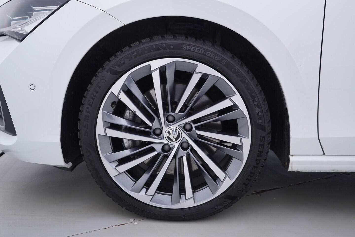 OV190V11056_48.webp_SUPERB L&K 2.0 TDI 142 kW automat, DPH