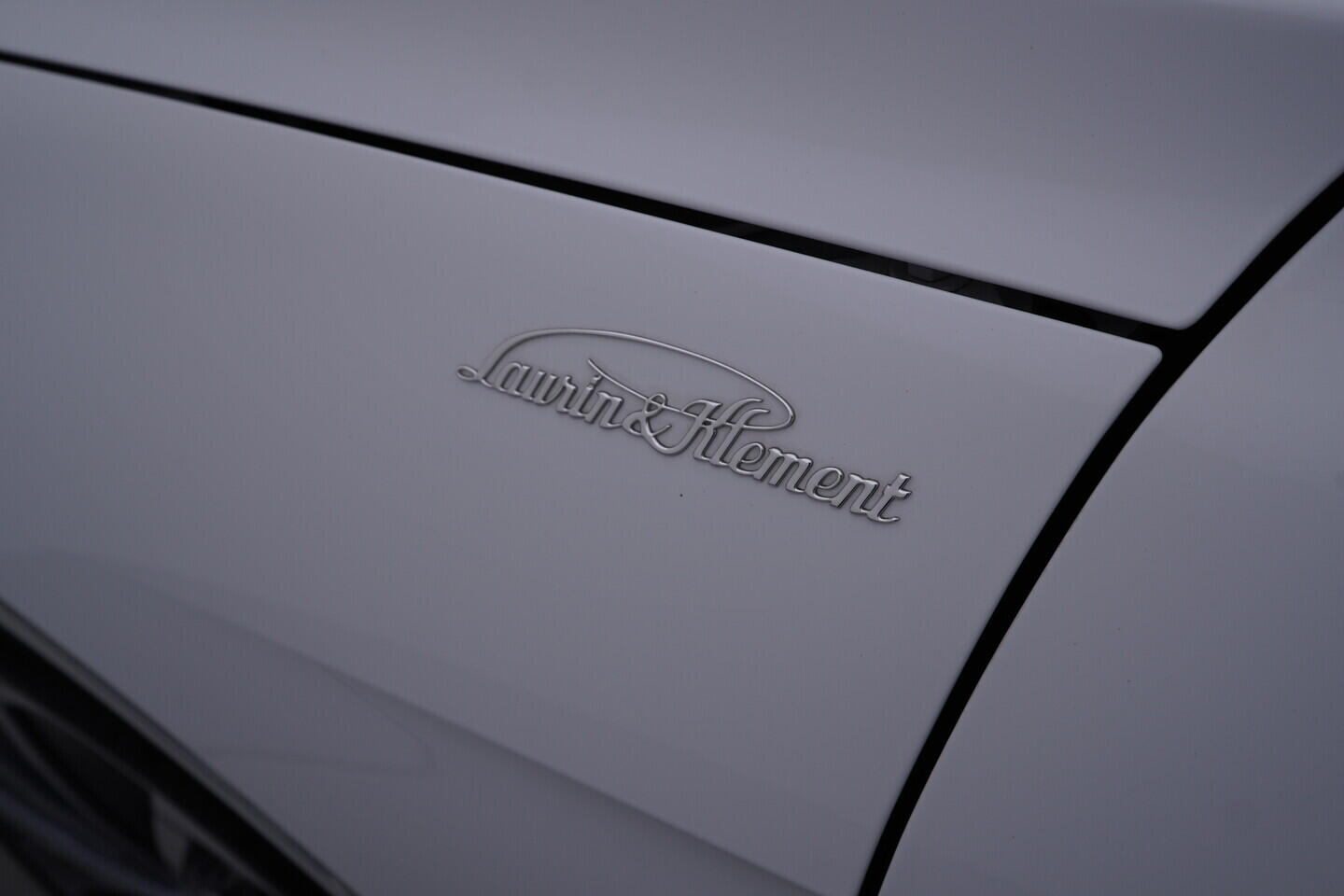 OV190V11056_49.webp_SUPERB L&K 2.0 TDI 142 kW automat, DPH