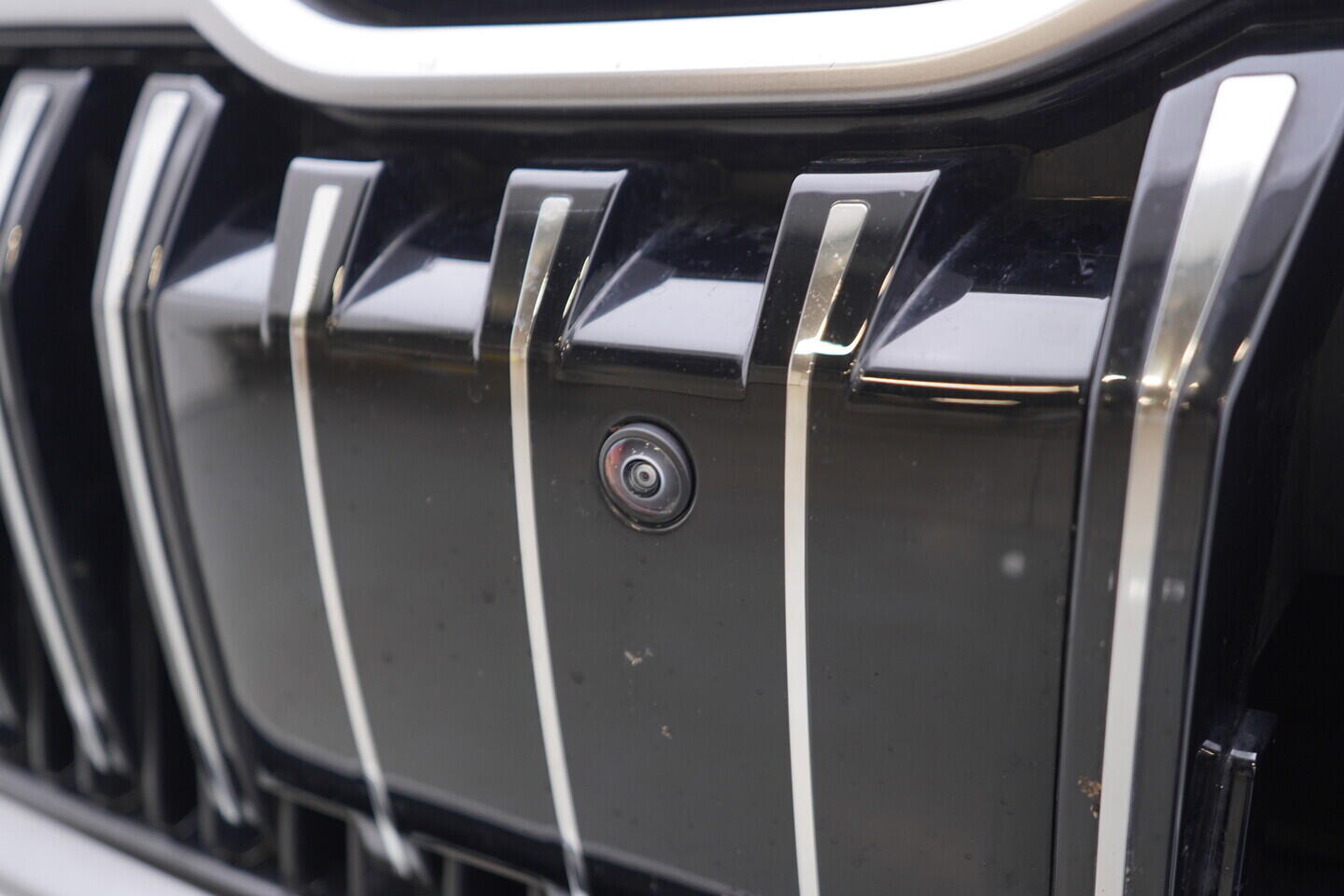 OV190V11056_53.webp_SUPERB L&K 2.0 TDI 142 kW automat, DPH