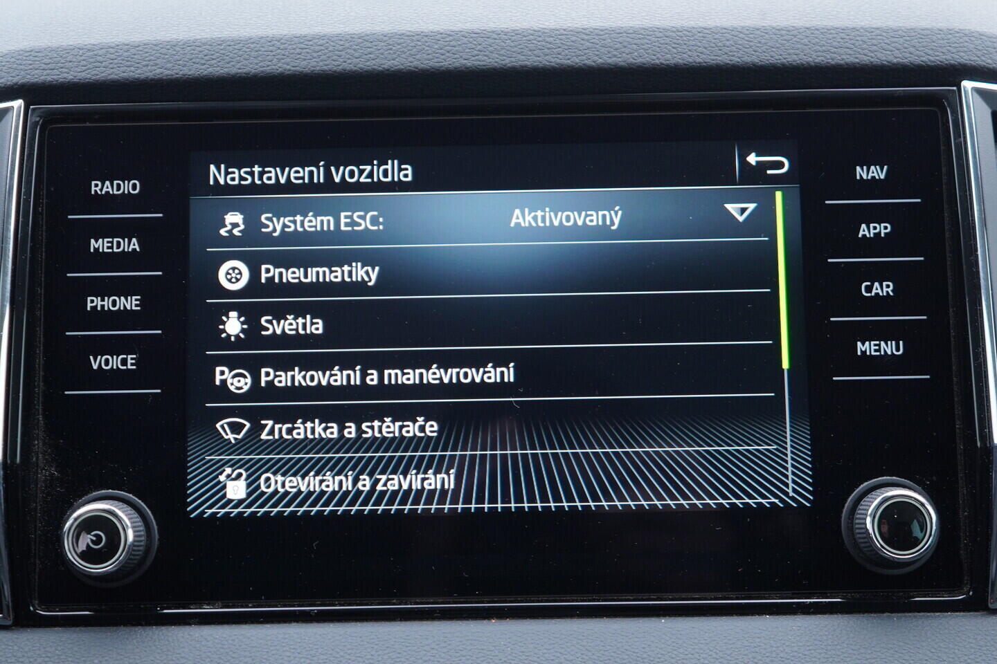 OV190V11058_30.webp_KAROQ Bussines 1.5 TSI 110 kW automat, DPH